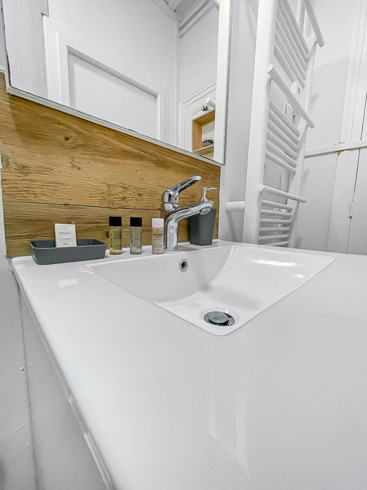 Balade A Montlucon Apartment Ngoại thất bức ảnh