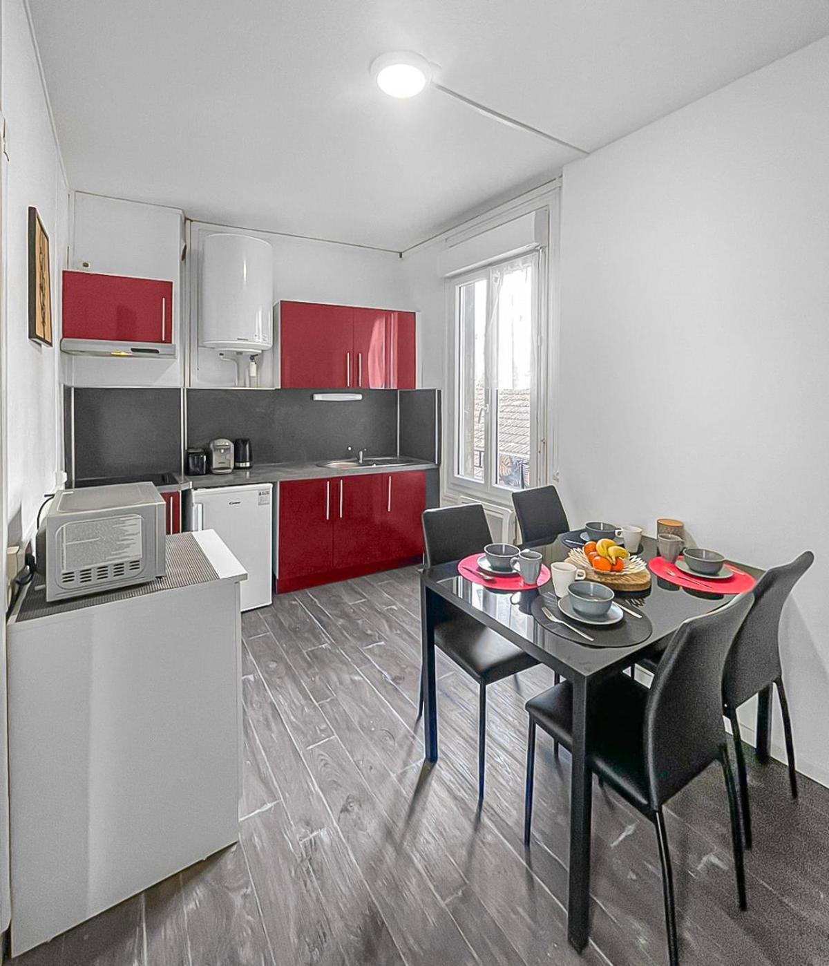 Balade A Montlucon Apartment Ngoại thất bức ảnh