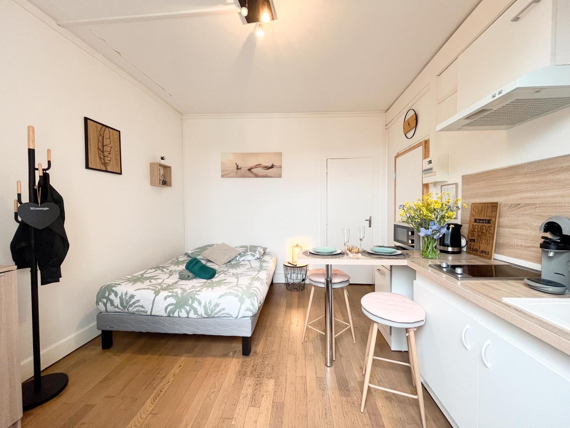 Balade A Montlucon Apartment Ngoại thất bức ảnh