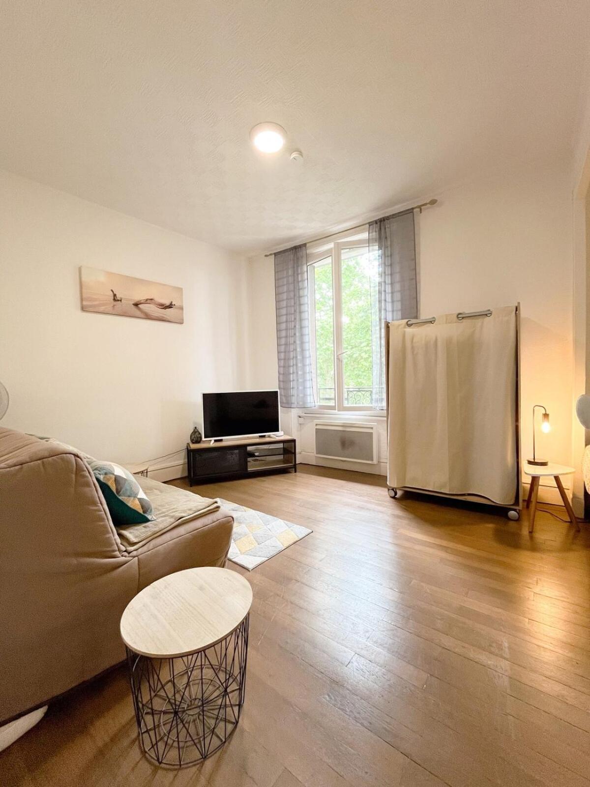 Balade A Montlucon Apartment Ngoại thất bức ảnh
